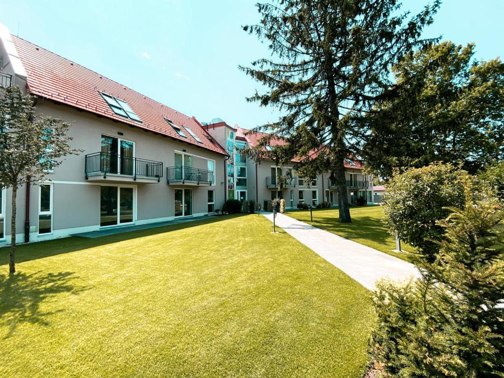 Apartament Fresh Green Wellness Apartman By Bltn Siófok Zewnętrze zdjęcie